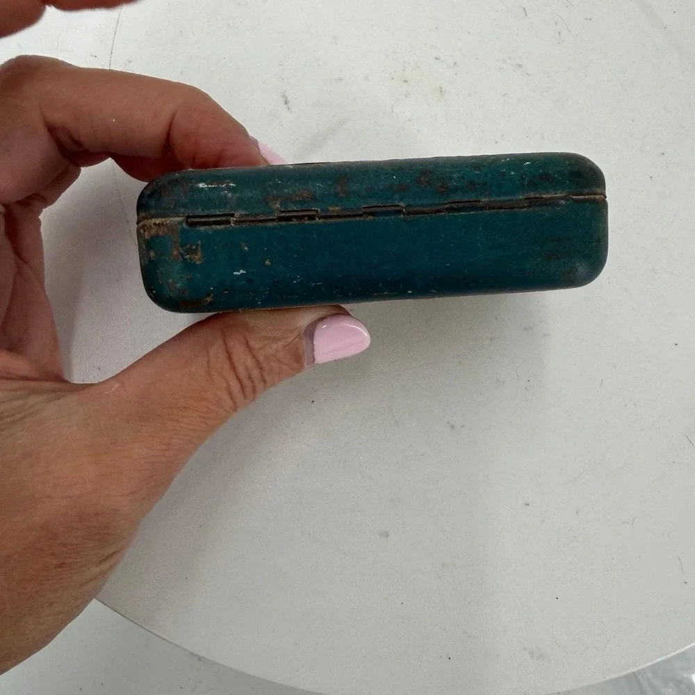 Vtg French pharmacy tin 